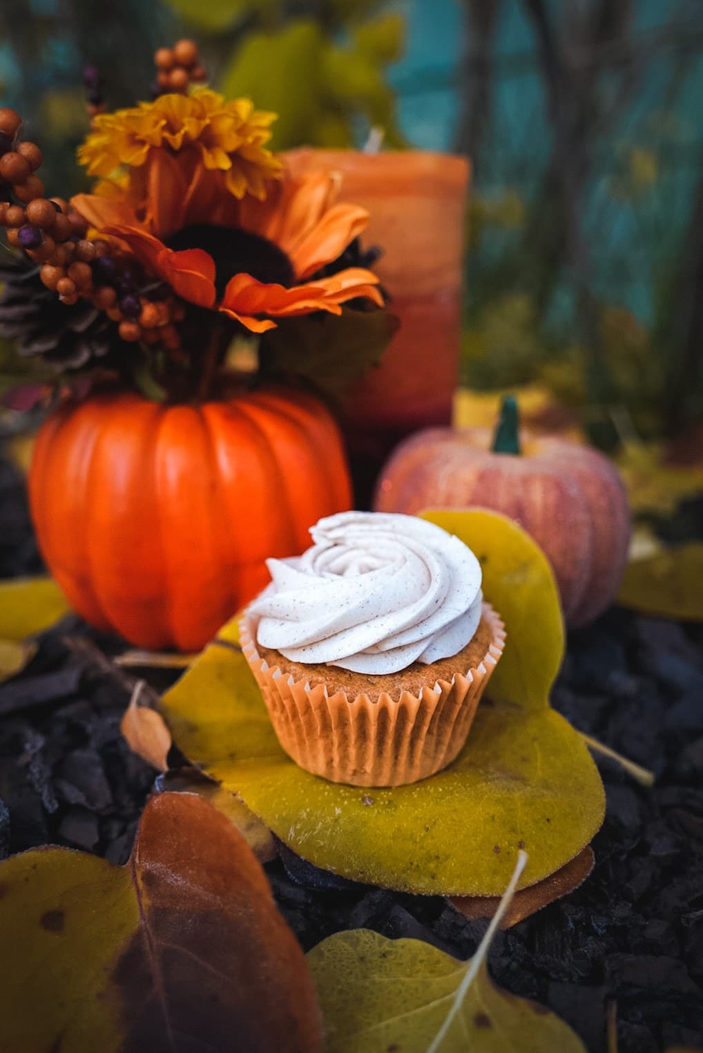 Fall cupcake with cinnamon buttercream