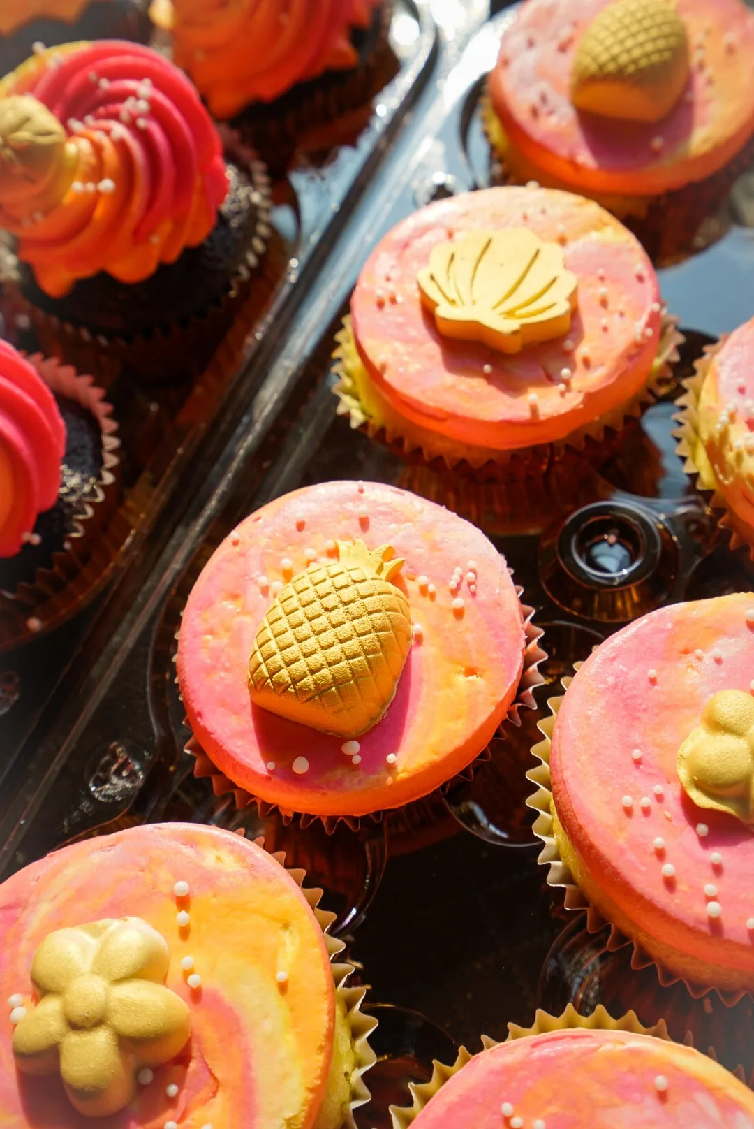 Tropical pineapple cupcakes